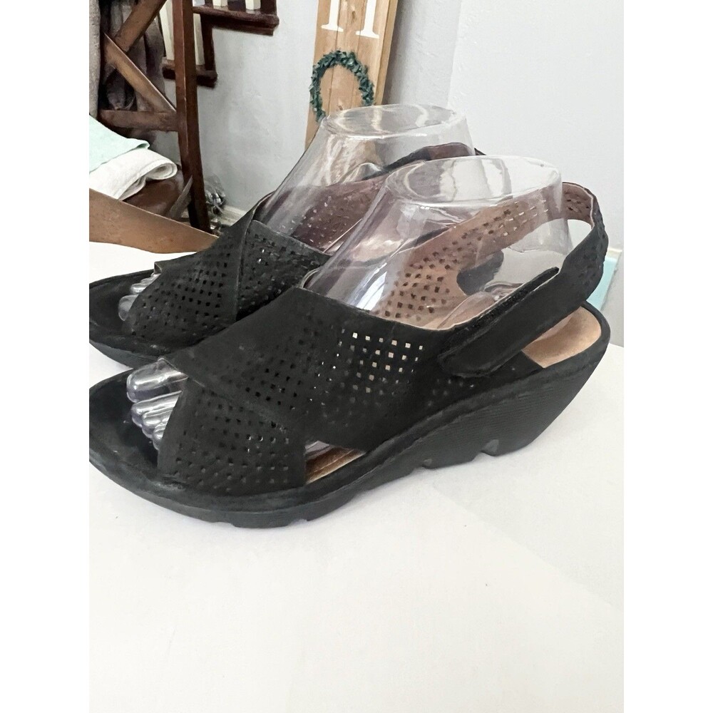 Clarks Artisan Orient Sea Women's Black Suede Slingback Wedge Sandals Size 8.5